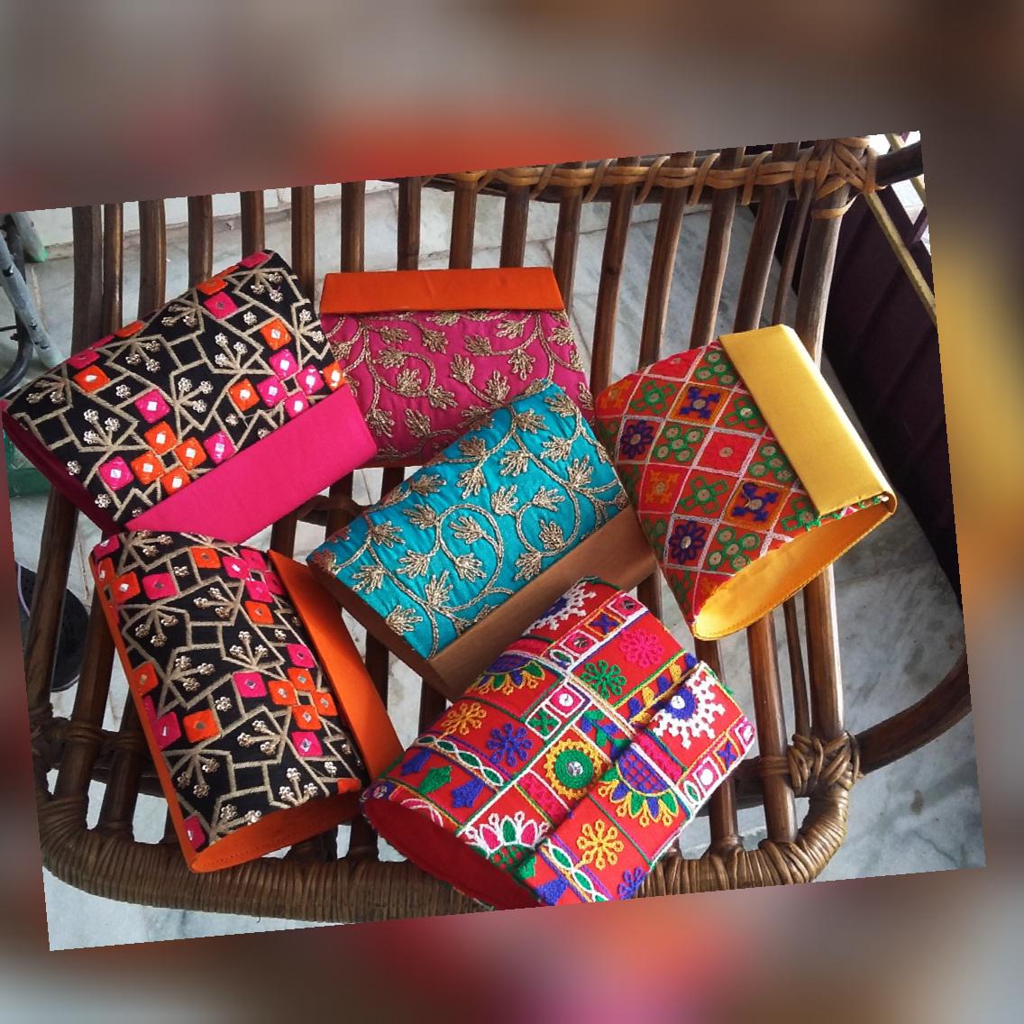 EMROIDED HANDMADE CLUTCHES-sache