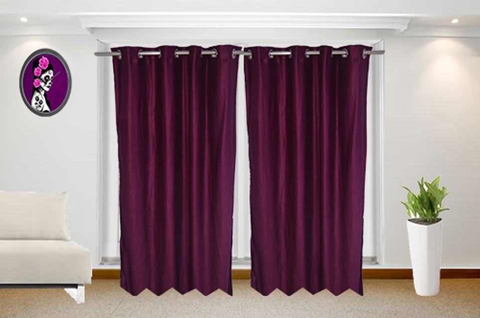 Crush Wine-Curtainista