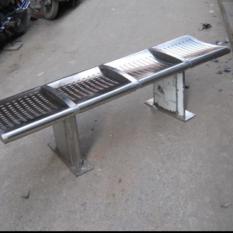 OUT DOOR GARDEN BENCH (693)