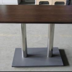 RESTAURANT TABLE & CHAIRS (767)