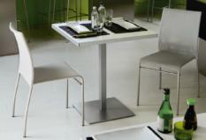 RESTAURANT TABLE & CHAIRS (769)